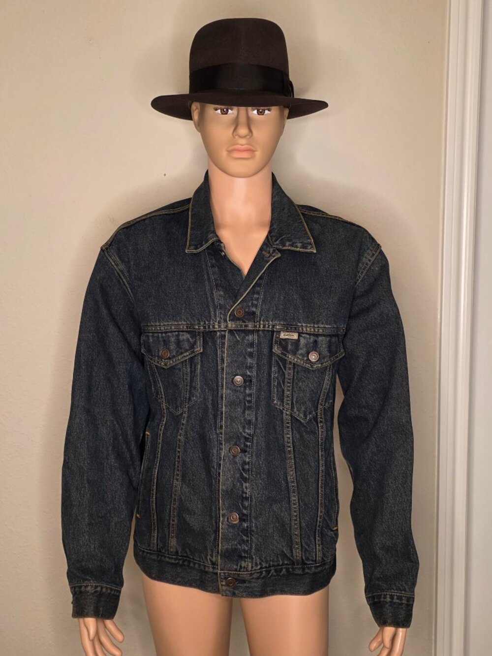 Signature by Levi Strauss Dark Wash Denim Trucker Jacket, Size men's Large - Picture 2 of 10